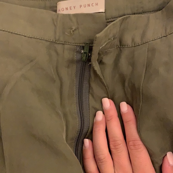 Satin wide leg cargos (LuLu’s) - Picture 5 of 7